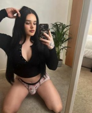 Транссексуалка Элина